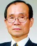 (전직)고등교원, (전직)대학교수인 홍윤식의 대표 이미지