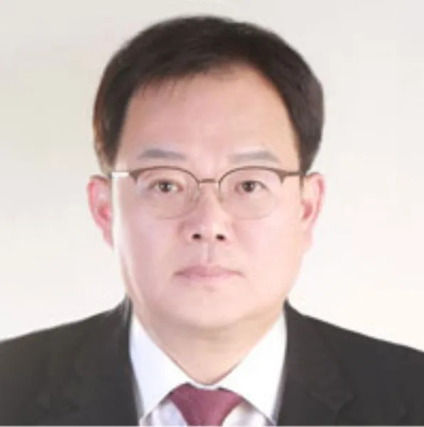 검사인 김효붕의 대표 이미지