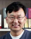 대학교수인 김현식의 대표 이미지