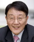문학평론가, (전직)신문기자인 정규웅의 대표 이미지