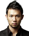 영화배우인 오자와 유타의 대표 이미지