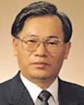 변호사, (전직)판사인 신영길의 대표 이미지