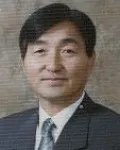 (전직)대학교수인 유영산의 대표 이미지