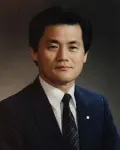 (전직)제2금융인, (전직)은행인인 홍성한의 대표 이미지