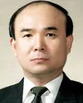 (전직)대학교수, (전직)변호사, (전직)검사인 박휴상의 대표 이미지