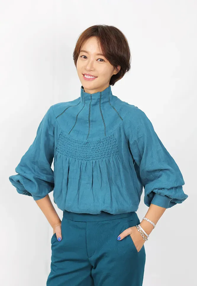 탤런트, (전직)가수인 황정음의 대표 이미지