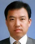 판사인 강재철의 대표 이미지