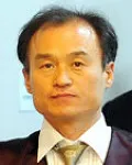 판사인 김성곤의 대표 이미지