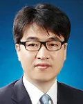변호사, (전직)검사인 김승식의 대표 이미지