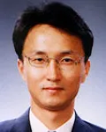 대학교수인 윤현도의 대표 이미지