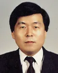 변호사, (전직)판사인 최영식의 대표 이미지