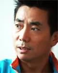 영화배우인 범명의 대표 이미지