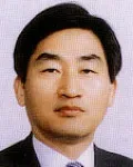 변호사, (전직)판사인 김만오의 대표 이미지