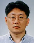 대학교수인 유창식의 대표 이미지
