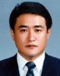 대학교수인 김병철의 대표 이미지