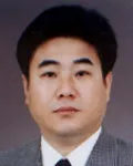 대학교수인 윤상환의 대표 이미지