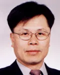 검사인 이진우의 대표 이미지