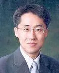 대학교수인 성재철의 대표 이미지