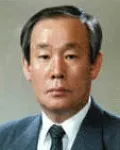 (전직)광고인, (전직)기업인인 배신한의 대표 이미지