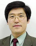 대학교수인 정용채의 대표 이미지