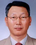 신문기자인 김세완의 대표 이미지