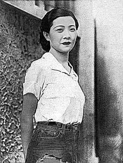 영화배우인 완령옥의 대표 이미지