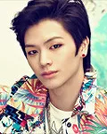 가수인 육성재의 대표 이미지