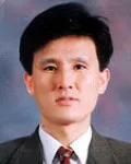 대학교수인 이용호의 대표 이미지