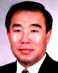 신문인인 윤산학의 대표 이미지