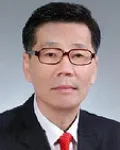 신문기자인 박남주의 대표 이미지