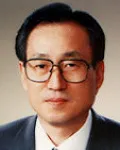 (전직)신문기자인 윤선호의 대표 이미지