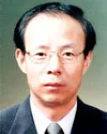 대학교수인 김용만의 대표 이미지