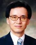기업인, (전직)은행인인 배학의 대표 이미지