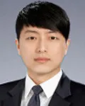 작가, 평론가인 이기주의 대표 이미지