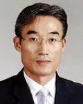 대학교수인 고영주의 대표 이미지