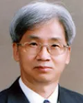 (전직)대학교수인 김용준의 대표 이미지