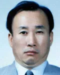 (전직)신문인, (전직)초등교원인 송진영의 대표 이미지