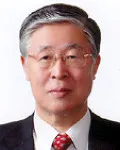 (전직)대학교수, (전직)기업인인 정성택의 대표 이미지