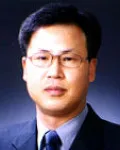 대학교수인 윤정의의 대표 이미지