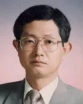 신문기자인 조성남의 대표 이미지
