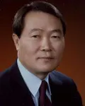 (전직)정무직공무원, (전직)신문기자인 황소웅의 대표 이미지