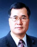 대학교수, (전직)연구인인 서선덕의 대표 이미지