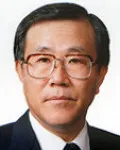 (전직)외무공무원인 강웅식의 대표 이미지