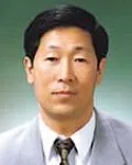 판사, (전직)변호사인 김정삼의 대표 이미지