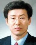 (전직)신문인, (전직)기업인인 김준묵의 대표 이미지