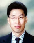대학교수인 이기석의 대표 이미지