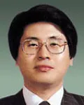 변호사, (전직)판사인 임경윤의 대표 이미지
