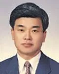 변호사, (전직)판사인 라종훈의 대표 이미지