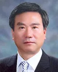 (전직)행정공무원인 공용표의 대표 이미지