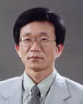 대학교수인 이근식의 대표 이미지